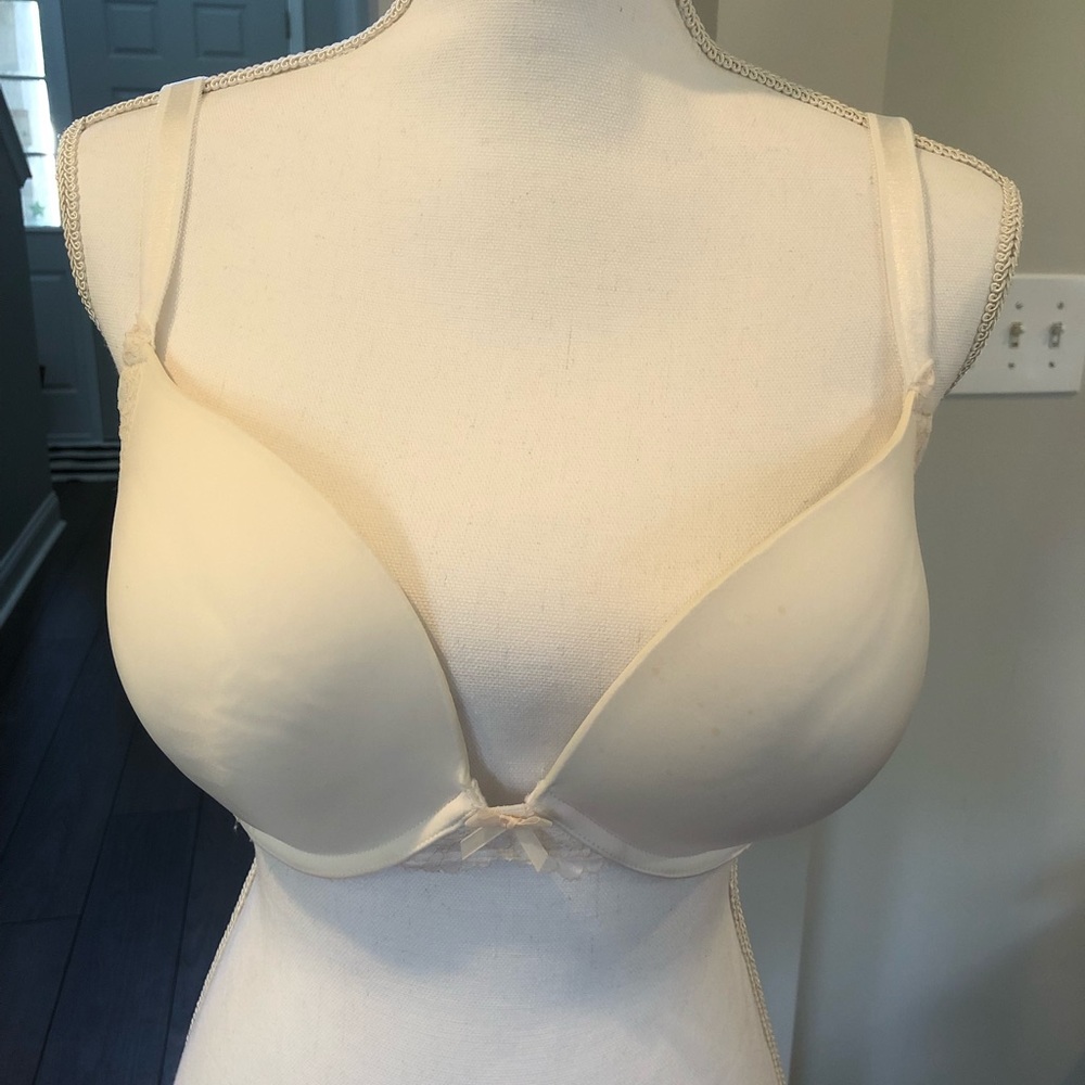 Victoria's Secret Cream Bra